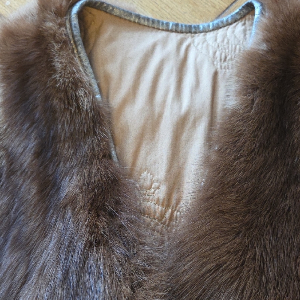Luxurious Vintage Brown Mink Vest - Picture 10 of 10